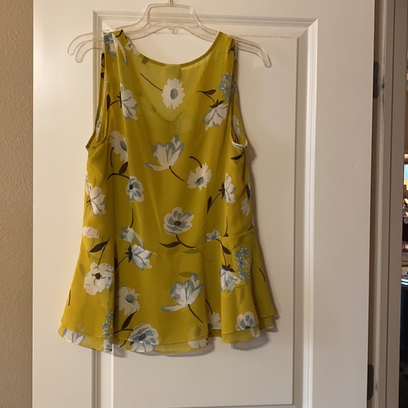 Cabi Yellow Floral Top Size Medium - Picture 2 of 3
